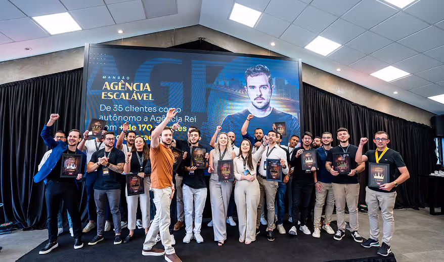 Lucas Renault (O Rei do Tráfego) Programa de Aceleração Ascend Para gestores e Agência de Tráfego Pago.